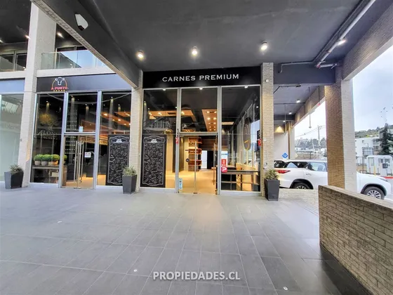 Local Comercial En Arriendo En Lo Barnechea Patio La Dehesa 