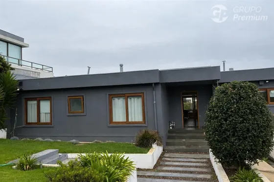Casa En Venta De 4 Dorm. En Quintero