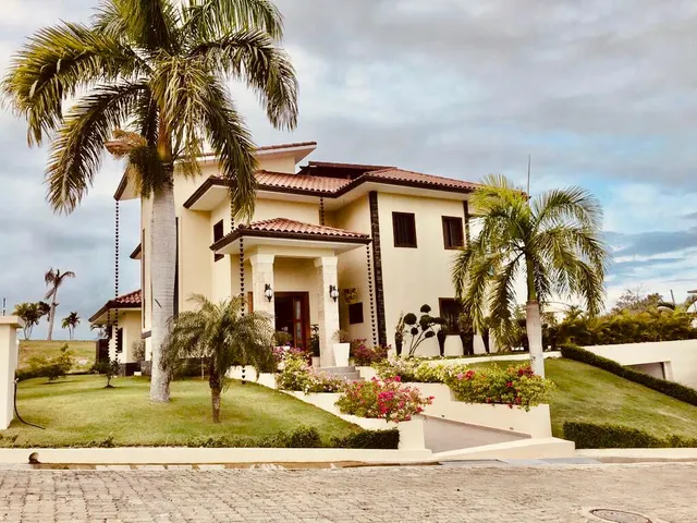 7302- Mansión En The Palms, Pto. Pta. 