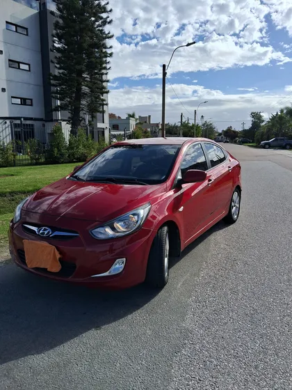 Hyundai Accent 1.4 Cvvt Gl Full Sedan At