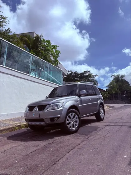 Mitsubishi Pajero Tr4 2.0 4x2 Flex Aut. 5p