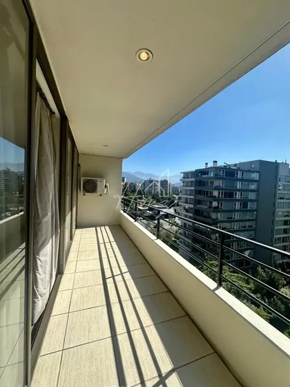 Luminoso Dpto En Arriendo - Zona Alonso De Córdova De 3d 2e