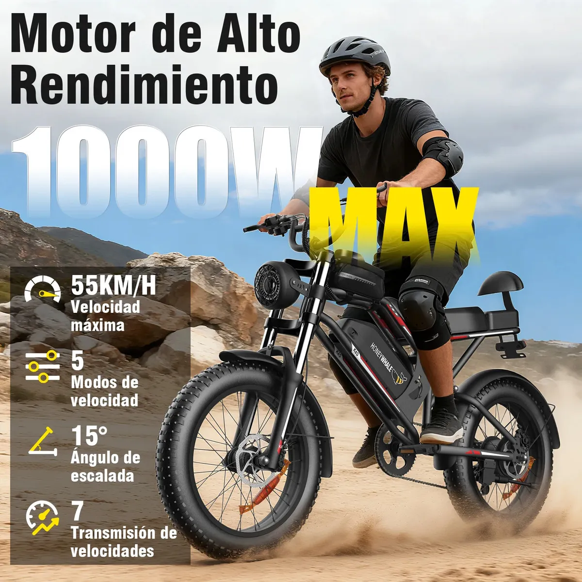 Homem com capacete pilotando a bicicleta elétrica Honeywhale K6s preta em terreno acidentado, exibindo motor de 1000W, velocidade máxima de 55 km/h e 7 modos de transmissão.