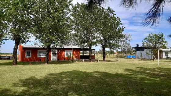 Casa Quinta A La Venta En Cañuelas Sobre Un Lote De 2.200 M2