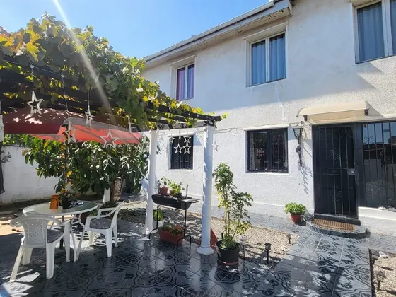 Se Vende Amplia Casa De 6 Dorm. 2 Baños. Villa Alemana