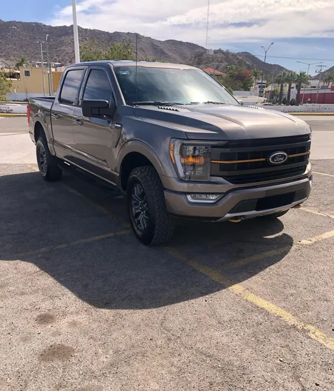 Ford Lobo Tremor Crew Cab 4x4