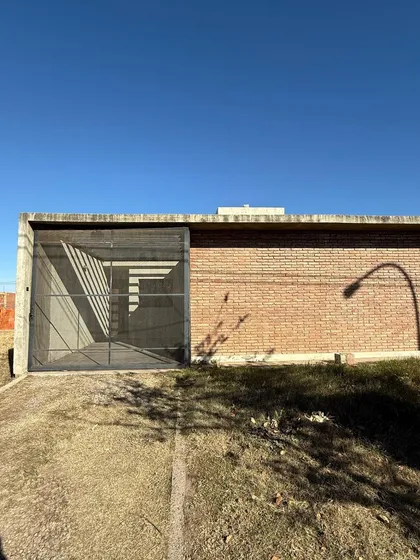 Casa En Alquiler, Dos Dormitorios  Mas Pileta, Barrio Norte, Villa Allende