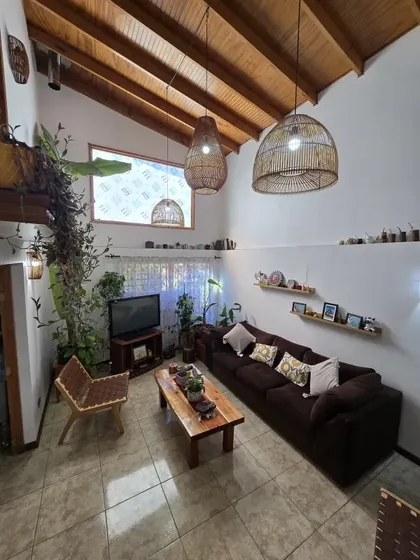 Preciosa Casa En Venta En Quinta Normal,metro Blanqueado