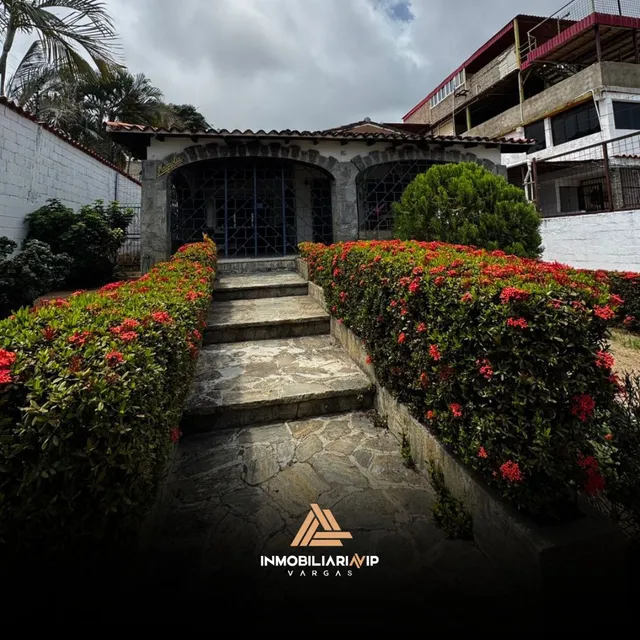 Ref 010 - 851  Grupo Inmobiliaria Vip Te Ofrece Acogedora Quinta De 2 Niveles En Venta Ubicado En Palmar Oeste  Estado La Guaira.
