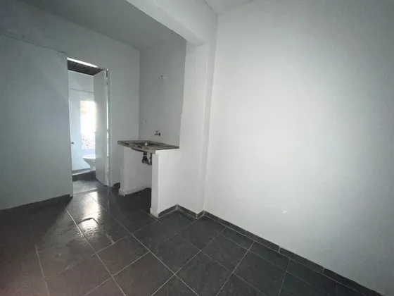 Diri San Martin Y Domingo Aramburu - Monoambiente Con Patio