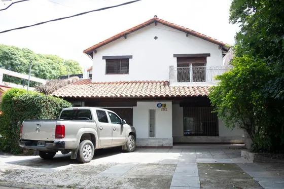 Chalet De 5 Ambientes Más Escritorio En Venta En Acassuso