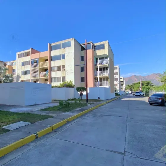 Hermoso Apartamento En San Diego 3 Habitaciones Piso 1 San Nicolás Solo Clientes C.v