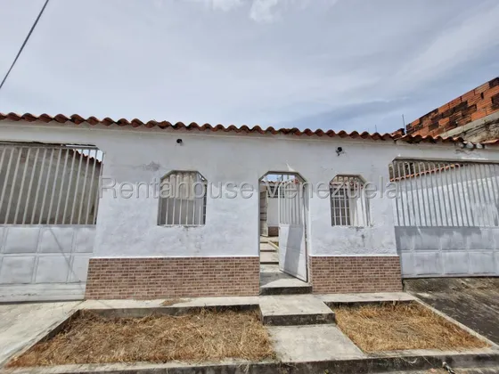 Vendo Casa En Urbanización Corinsa, Código 25-24940 Cm Leer Descripción 