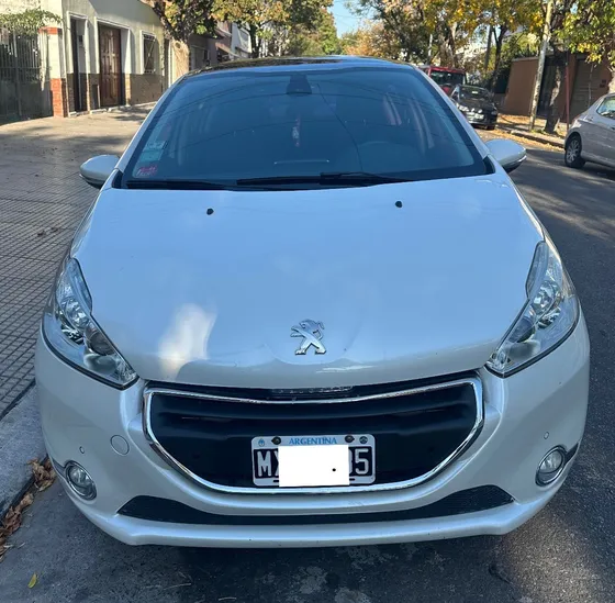 Peugeot 208 1.6 Feline