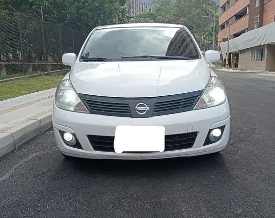 Nissan Tiida 1.8 Premium 5 P