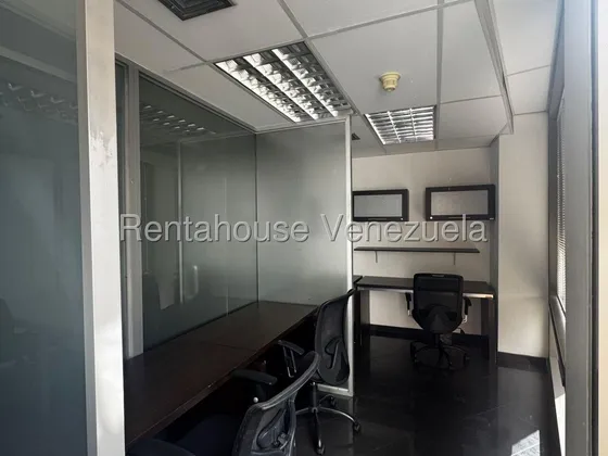 Amplia Oficina En Alquiler En Chacao #25-24027