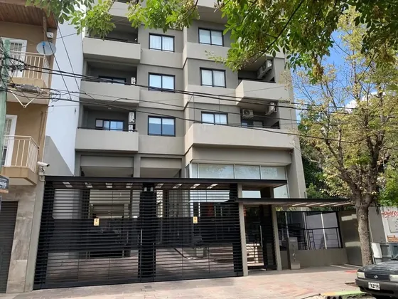 Venta De Dto 3 Ambientes  En El Edificio Newen