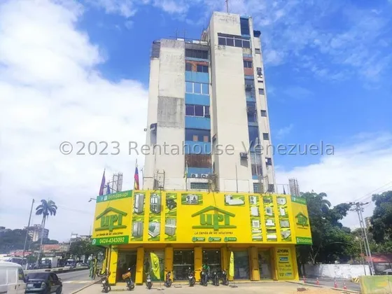 Oficina De Gran Tamaño En Venta En El Corazon De La Ciudad. Oportunidad Para Tu Negocio, Es Un Espacio Amplio Y Luminoso De 60m Y 20m Aprox De Terraza