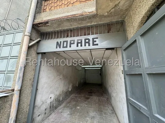 Depósito En Alquiler, Los Chaguaramos - Marigreys Blanco - #25-17672