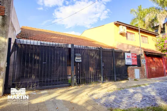 Casa En Venta En Martinez 3 Amb Con Jardín, Pileta Y Cochera