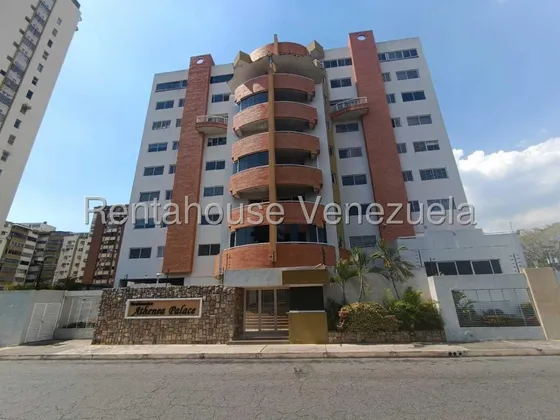 Oportunidad Apartamento En Venta En La Mejor Urbanización De Maracay Andrés Bello De Dos Pisos Con Agua Constante Seguridad Nela 25-16098