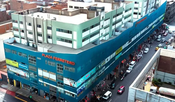 Local Comercial En El Piso 3 Del Centro Comercial Plaza Ferretero - Malvinas