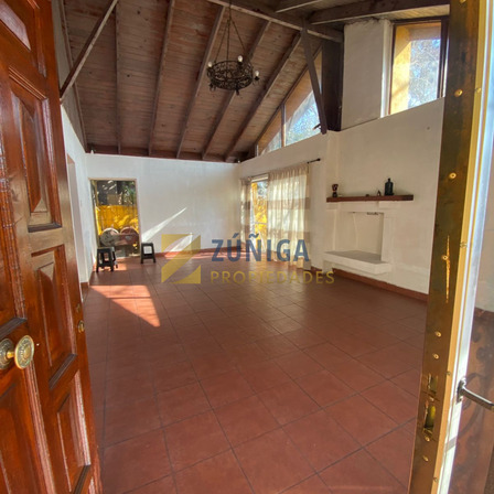 Gran Oportunidad En La Reina: Casa Potencial Comercial Gran Oportunidad En La Reina: Casa Potencial Comercial