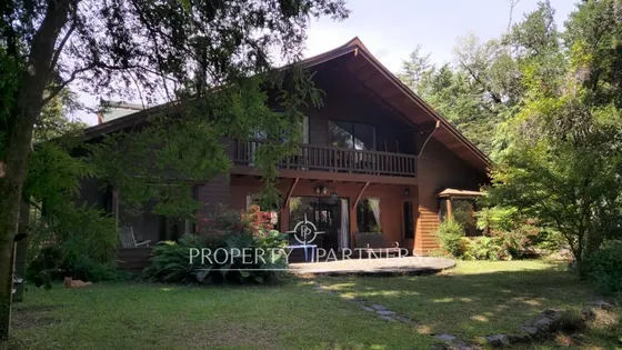 Hermosa Casa A Orilla De Río, En Arriendo Año Corr...