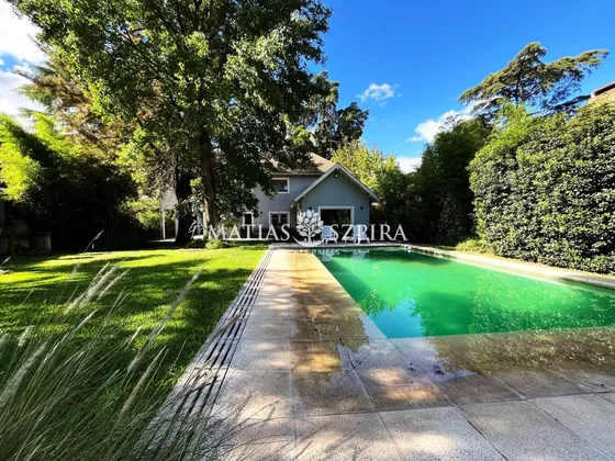 Casa Quinta Con Parque Y Pileta. Parque Leloir