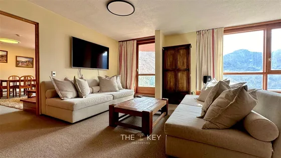 Departamento En Venta De 3 Dorm. En Lo Barnechea