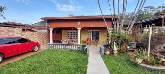 Vendo Casa En Pleno Centro De Encarnación: 4 Cuartos