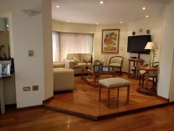 Departamento 5 Ambientes C/cochera De Categoria