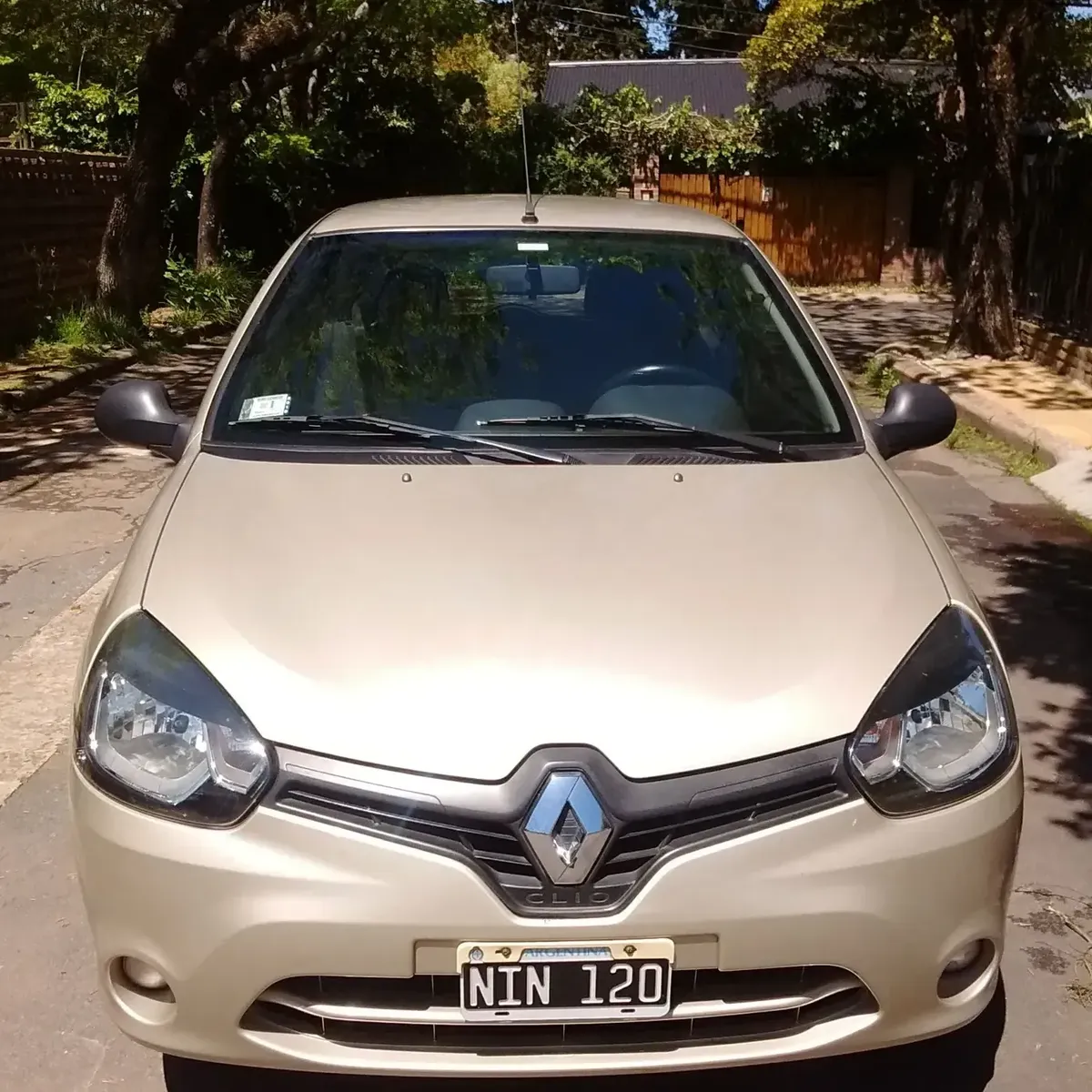 Renault Clio Mío 1.2 Mío Authentique Pack