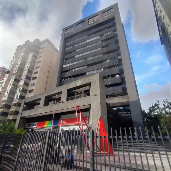 Extraordinaria Oficina Duplex De Oportunidad A La Venta La California Norte, En Plena Avenida Francisco De Miranda De La Ciudad De  Caracas 