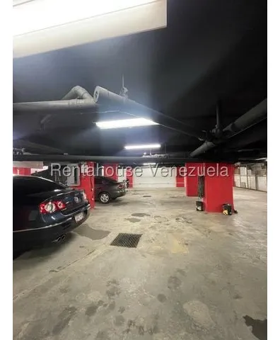 Local O Estacionamiento Comercial En Venta  Mls #25-16840