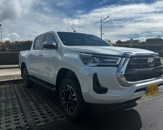 Toyota Hilux 2.8 Srx Diésel 4x4 Aut
