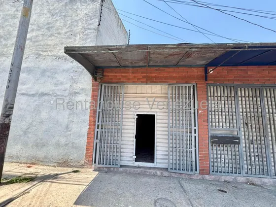 Dennymar, Ofrece En Alquiler Estupendo Local Comercial En Barquisimeto Centro, Con Mas De 100m2, Amplio, E Iluminado! Contactame B6a19473.