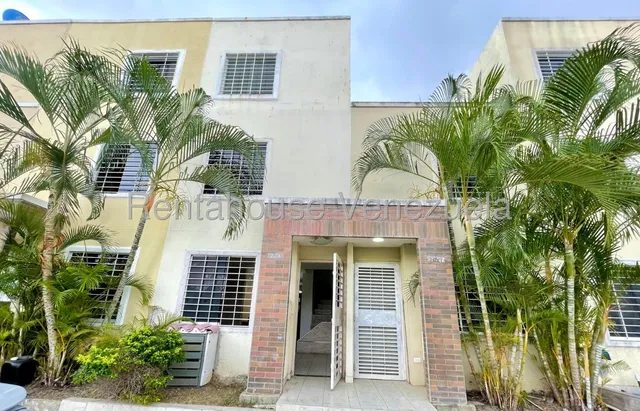 Maria E. Vende Fabulosa Casa En Excelente Urbanismo Con Toda La Privacidad Necesaria Para Tu Familia!! En Caminos De Tarabana, Cabudare, Lara#25-18443