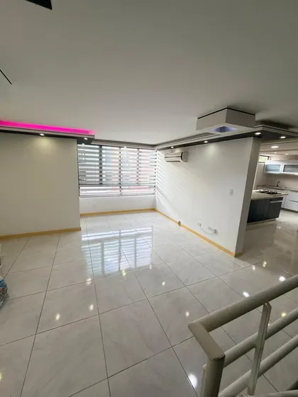 Dh Ofrece En Alquiler Penthouse En San Diego, Conjunto Residencial Valle Topacio, Solo Clientes.