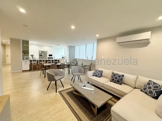¡apartamento En Venta Completamente Remodelado, Adecuado Con Un Diseño Fino Y Exquisito! - Altamira - Luis Gomez - Mls #25-14077