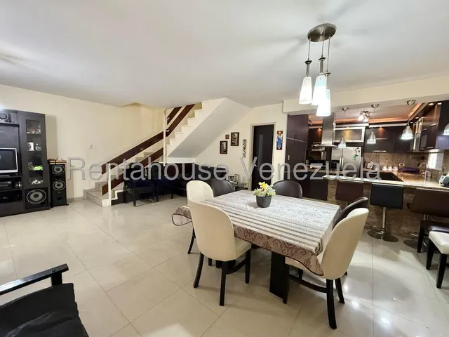Casa Dúplex En Calle Cerrada 25-17444  Negociable Cuenta Con 4hab, 3hab, 2 Estacionamiento Con Todos Los Servicios