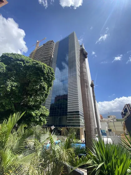 Alquiler De Oficina A Estrenar, De 162 Mts, Se Adapta A Cualquier Tipo De Negocio, 3 Puestos De Estacionamientos, Planta Eléctrica En Áreas Comunes, En La Torre Guayana, Las Mercedes, Caracas