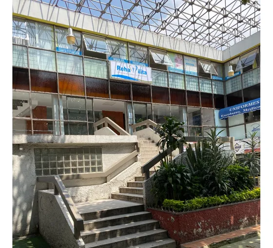 Local Comercial En Plaza Laurent Con Excelente Ubicacion