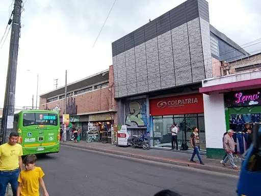 Locales En Arriendo Fontibon Centro 90-73048