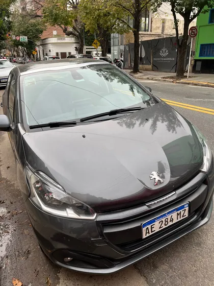 Peugeot 208 1.6 Feline Tiptronic