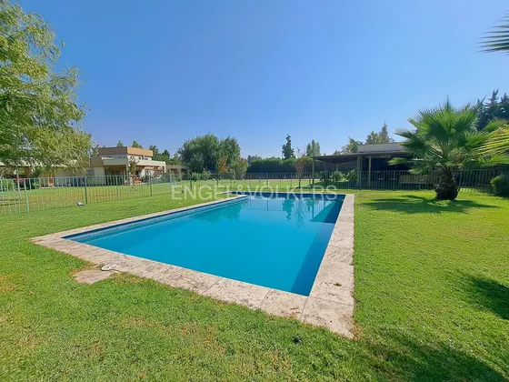 5 Dormitorios, Multicancha, Quincho , Piscina, Condominio.