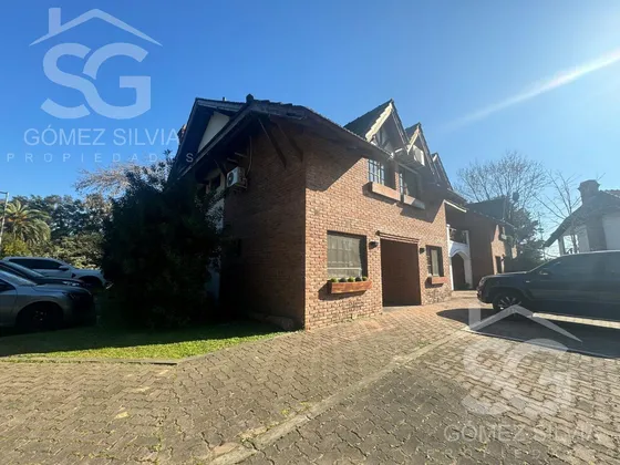Casa Dormi En Venta De 4 Ambientes  En Club De Campo San Diego-moreno