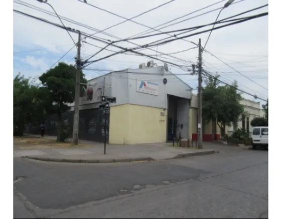 Bodega Comercial Con Oficinas Y Local Comercial