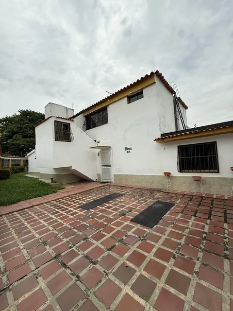 Casa En Venta En Lomas Del Este (al)