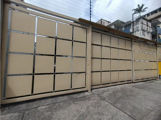 Casa Comercial De 550mts En San Bernardino En Plena Avenida